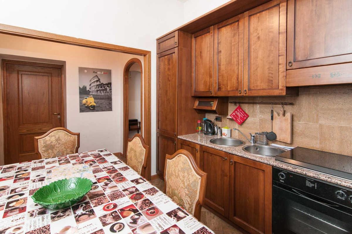 Termini Colosseum Apartment Рим Екстер'єр фото