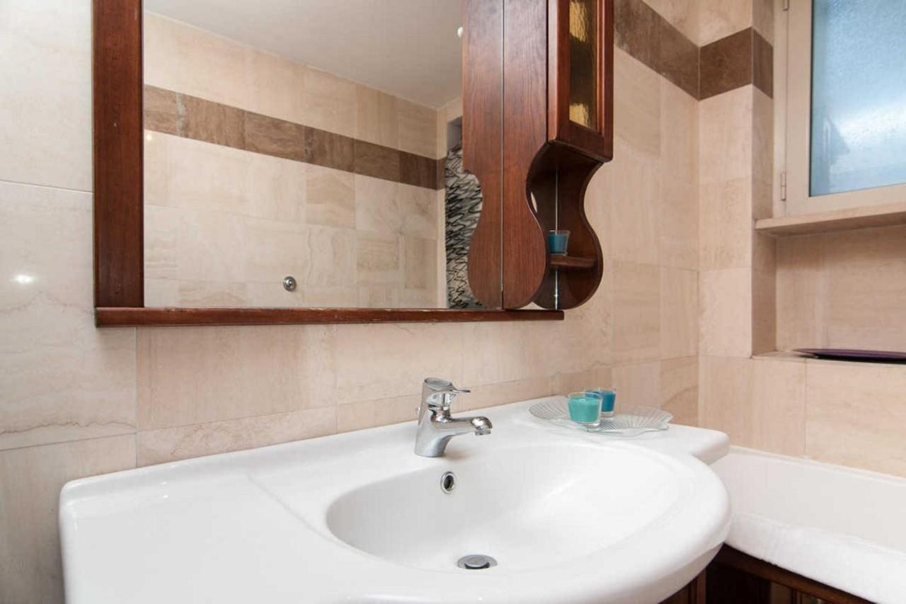 Termini Colosseum Apartment Рим Екстер'єр фото